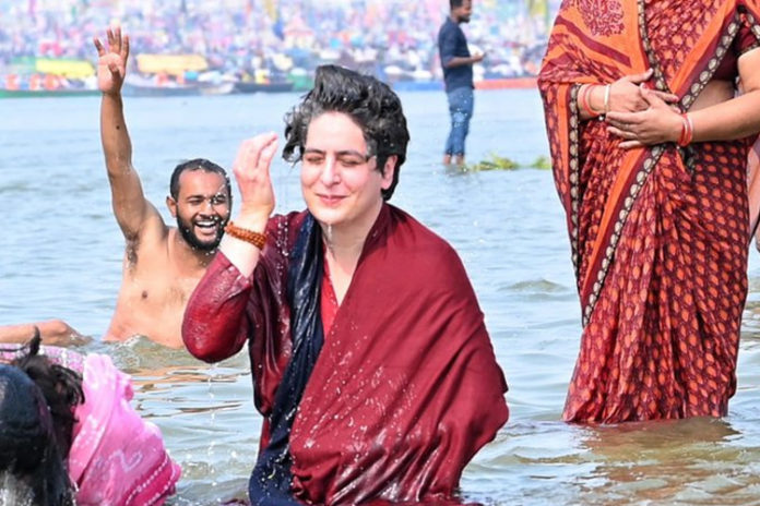 Priyanka in ganga